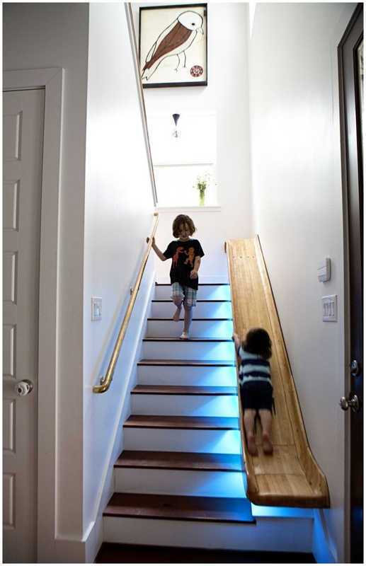 tangga dengan konsep playground
